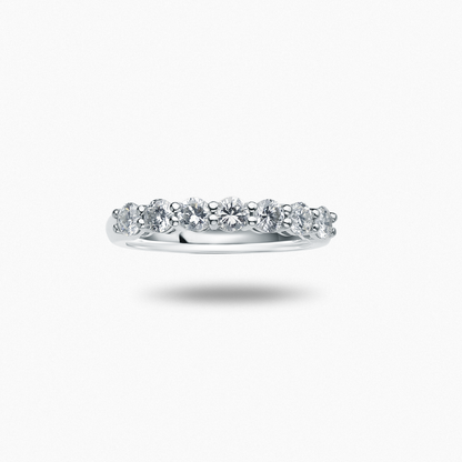 molaio CLASSIC Seven Princesses Diamods Ring with 0.70ct White Round Diamond